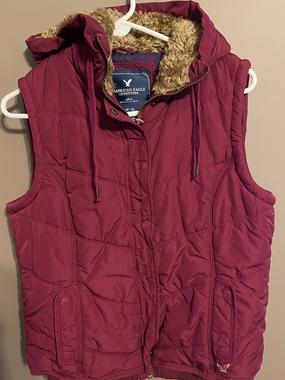 American Eagle Outfitters Women's Berry Quilted Puffer Vest with Faux-Fur Hood